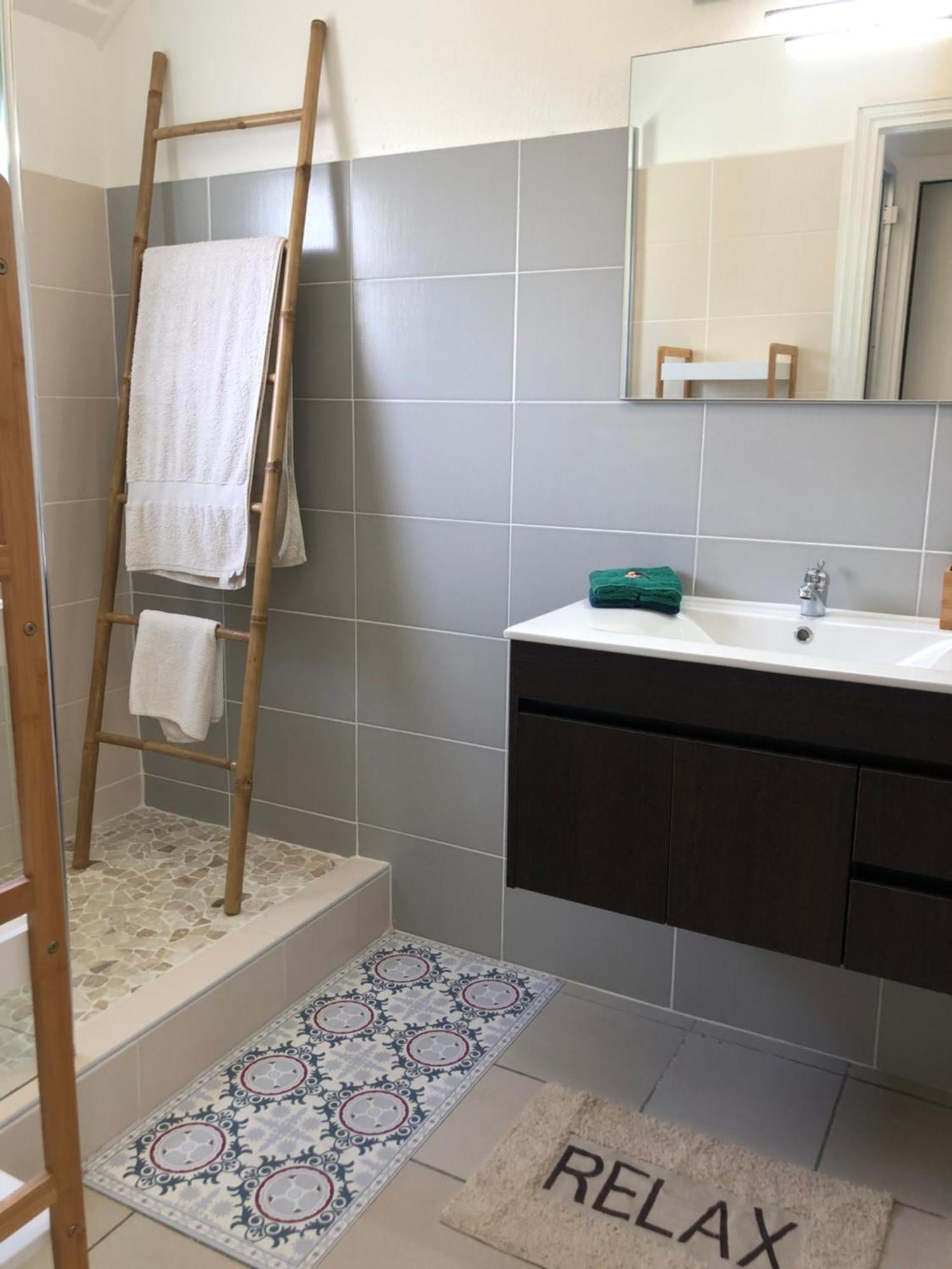 Beau T4 Refait A Neuf Proche Plage Sainte-Anne Ngoại thất bức ảnh