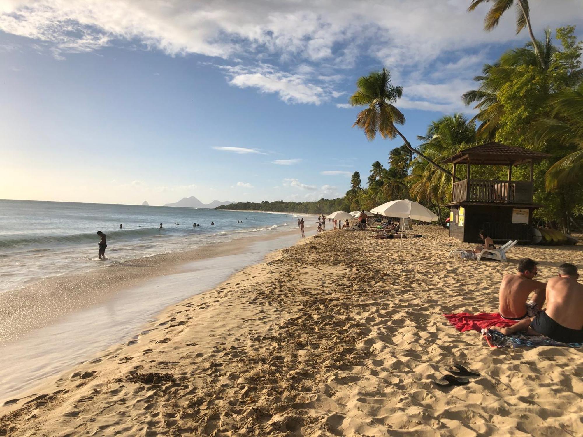 Beau T4 Refait A Neuf Proche Plage Sainte-Anne Ngoại thất bức ảnh